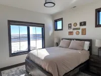 New! Rustic Modern Gateway to the Palisades