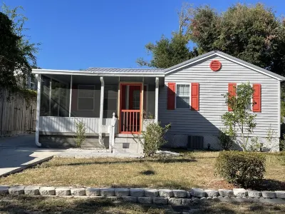 Walk to Old St Andrews from cozy bungalow on Lake Huntington: The Crow’s Nest Hotels near Blasted Screen Print & Boutique