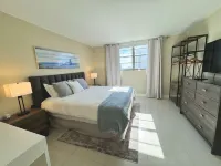 Spectacular Shinny Apt! 15th Floor. Oceanview!