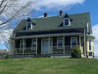 Lovely Farmhouse Close to Acadia National Park Hotels in Lamoine
