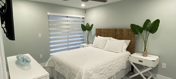 Completely Remodeled 3/3 in the heart of Key Largo (Oceanside) Hotels in Key Largo