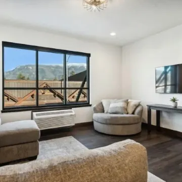 Brand New Nucleus Loft Near Glacier National Park