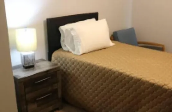 Athens city townhouse, 3 bedrooms, 2.5 baths, FREE Wi-Fi, FREE Parking, Deck, 18