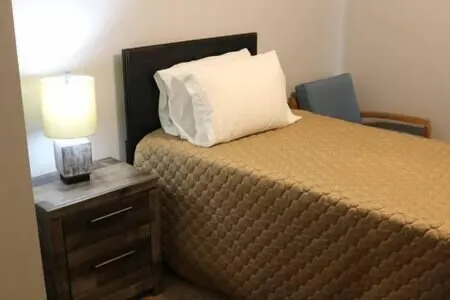 Athens city townhouse, 3 bedrooms, 2.5 baths, FREE Wi-Fi, FREE Parking, Deck, 18