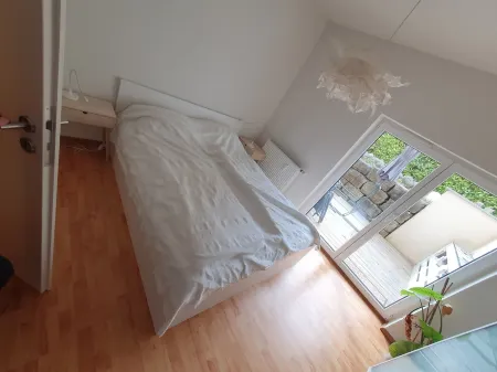 Large modern 106m² large apartment in Friedrichshafen-Berg Отели рядом с достопримечательностью «Бодензе»