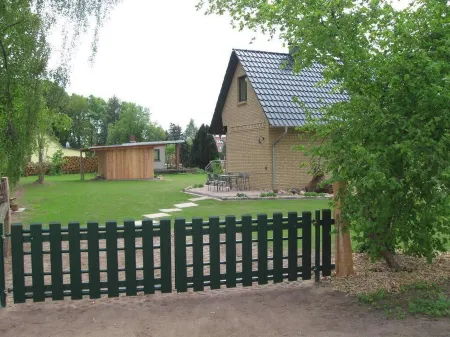 Des Försters Ferienhaus - Haus Hirsch Отели в г. Людвигслуст-Пархим