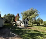 Cozy Park Model minutes from many of UPs popular attractions & UTV/ATV Snow Trls