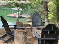 Cozy Lake Front Family Friendly Cabin, Bunk House, Kayaks and Canoe!