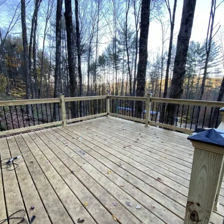 Custom-built Tiny House on forested lot near Quechee