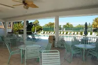 Luxury condo steps away from Siesta Key public beach - Private Pools