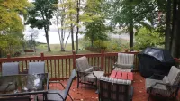 Spacious getaway nestled between two beautiful lakes!