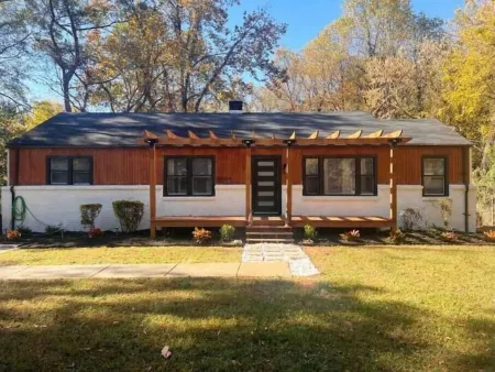 Atlanta Home Away From Home Отели в г. Грешам Парк