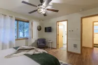 Fabulous Cabin w/Hot Tub + Game Room