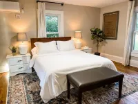 Family Friendly w/ Mountain Views, Hot Tub, Fire Pit, 4 mins to Luray Caverns Hotels near Cooter's Place - Luray