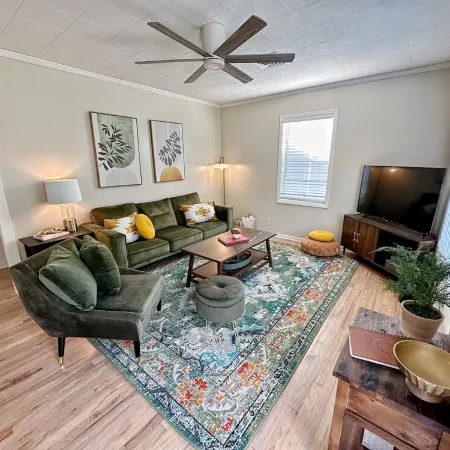 The Velvet Crush Cottage located in the heart of Monroe