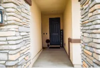 Cozy Private Stylish Modern Guest Suite