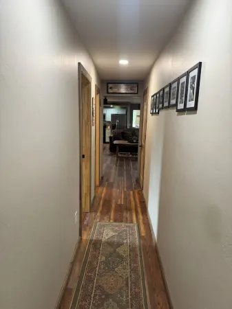 Near Buncombe Creek Marina   exceptionally nice!