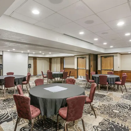 Best Western Plus Landmark Inn