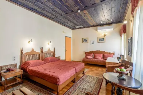 Belmondo Hotel