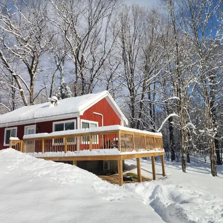 White Mountain Cozy Cottage with Touch of Modern