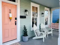 🍑 The Peach St. House - 1 Block to Park and Shops, close to beach!