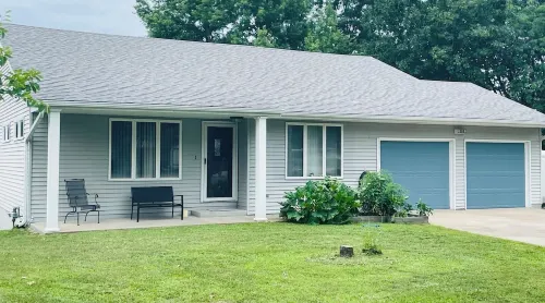 Home on Quiet Cul de Sac with Handicap Accessibility