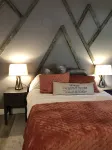 NEW! Beautifully remodeled Retreat w/pools Rocky Mountain National Park