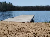 Serene Sunset View Lakehouse Near Cascade Mountain Hotels in Packwaukee