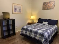 Large Upscale Vacation Home in Coyote Ranch with Private Pool and RV parking