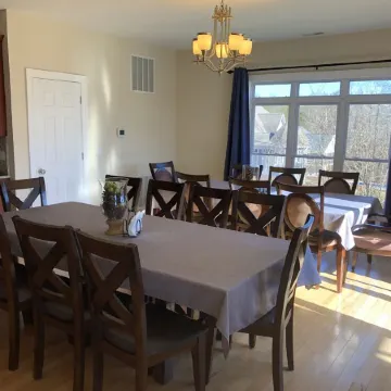 6000sf Luxury Home on Main Lake Cove – minutes off I-85