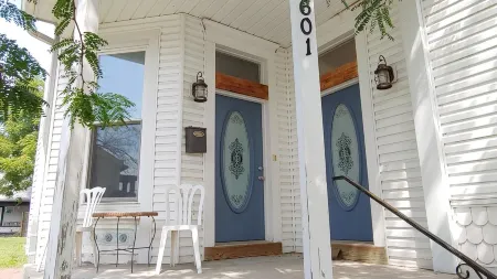 Victorian Center Jeffersonville