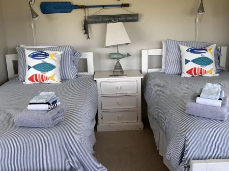 Pure Serenity at Harbour Sounds- open and airy.  A quick walk to the beach