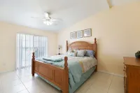 LAKE HOUSE FAMILY VACATION RETREAT, w/water toys sleeps 16 and RACE Ready 레이크 준 공원 주변 호텔