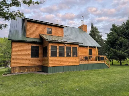 Cozy, country cabin near Cooperstown