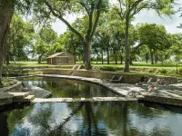 Ranch House Farm Stay w/Fishing/RecCourt/Pools/Kayaks/FarmAnimals