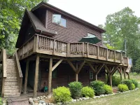 Sidell's Sturgeon River Log Cabin - Bonfire Pit, WiFi, Biking Trails, Rafting - Chalets