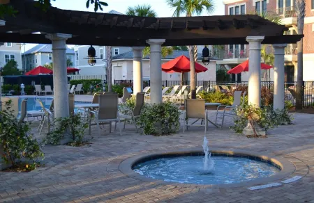 Winter Sale! Luxury 30A Condo, Corner Top Floor, Balcony, Pool, Steps 2 Rosemary