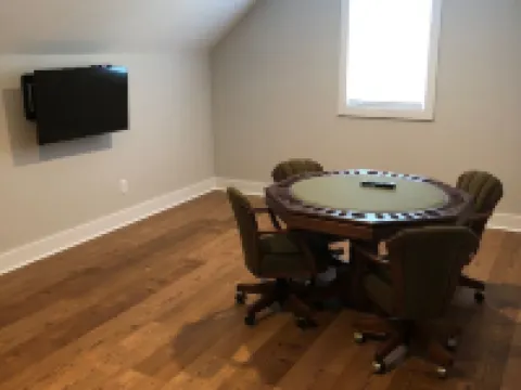 Scituate House Walk to the US Open - Old Town Charm 6BR - 6.5 Baths - Sleeps 12+ Hotel di Pinehurst