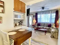 Cozy Cottage 2 bedroom house one and half bathrooms Cumberland, Md with AC, WiFi Hotels in Cumberland