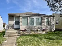 Historic 2-Bed Gem in St. Charles French Town