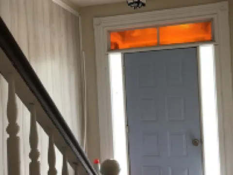 Cozy-Chic Urban Retreat - King bed, washer/dryer スケネクタディのホテル