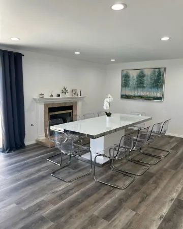 Cheerful four bedroom house with charming view!