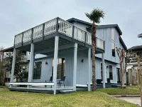 Lake Conroe Retreat. Stunning Views & Private Deck