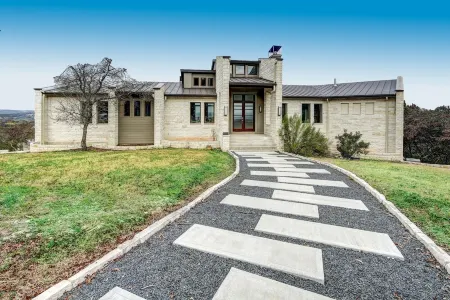 Luxury retreat, magnificent sunset views