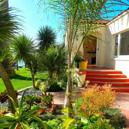 Seaside Spanish Casa, Just Steps to the World Famous Windansea Beach of la Jolla
