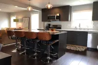 Walking distance to downtown Elk Rapids, Elk Lake and dining