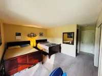 2 Br Condo on resort Property access to members benefits pool/hottub/golf cart