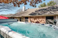 Big 4 Bdrm 2 Bath, Private 15' Swim Spa, Hot Tub, Fenced Private Yard, Big Trees - อ่างจากุชชี่