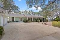 "PARADISE ON THE BAY Private Pool, Dock & Hot Tub!! Just 10 min to SGI