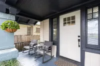 Modern 2-bedroom house in Tower district Fresno with WiFi, AC